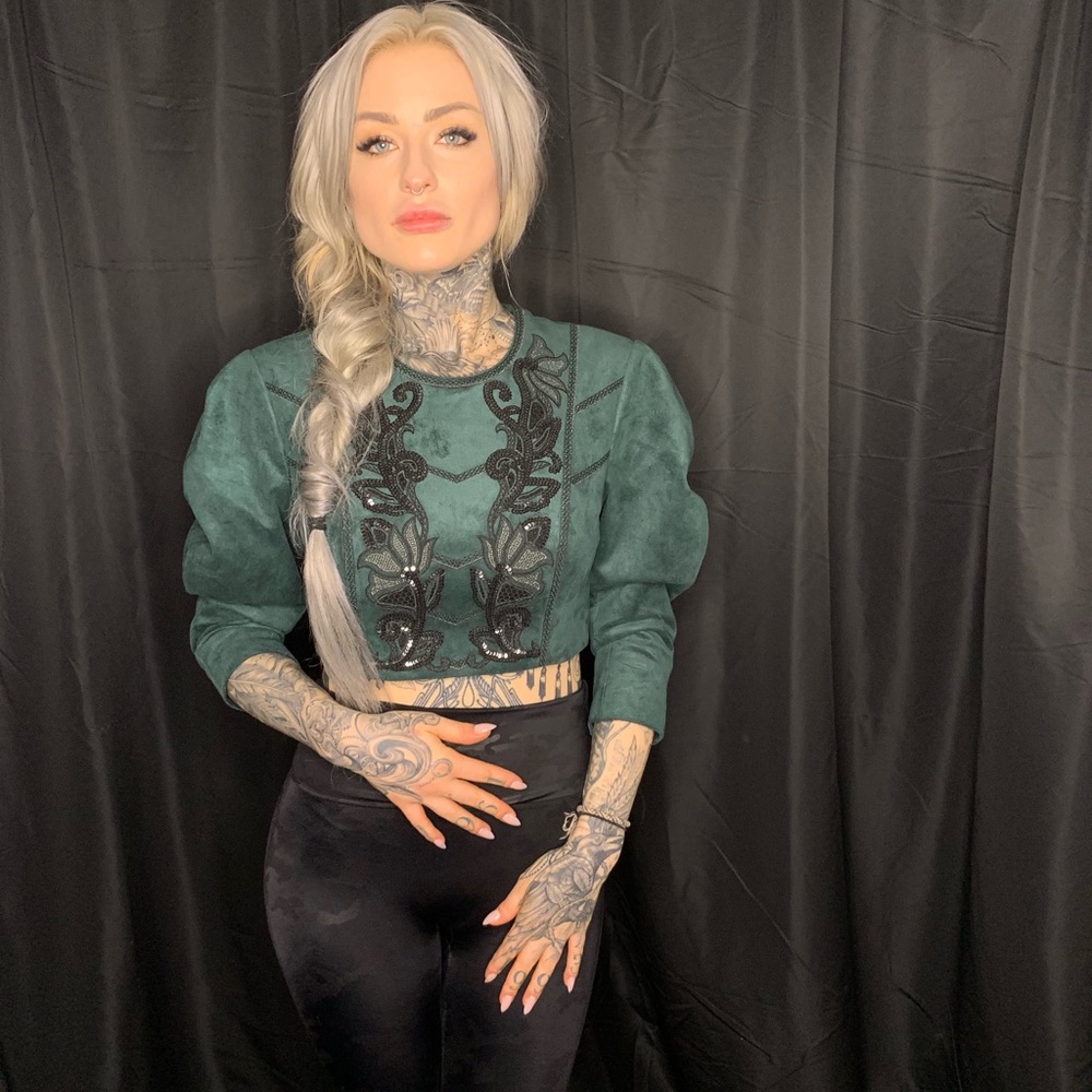 BCBG Fitted Crop Blouse